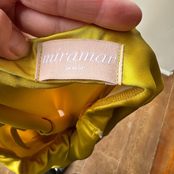 Greenish yellow satin dress. - Picture 1 of 3